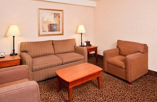 Ross Township Hotel | McKnight Hotel