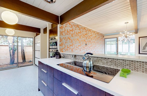 Garden Home-Whitford House | MCM home with atrium & yoga area near Nike HQ, Intel & Washington Square Mall