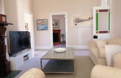 Broken Hill House | McQueen House: Antique luxe with WiFi & breakfast