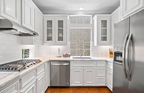 South Central Houston House | ★ MD Anderson, Museum District, Hermann Park