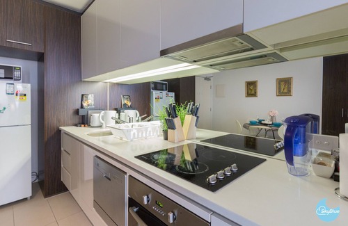 Melbourne Central Business District Apartment | ❤️MDSTS07/InnerCBD/SkyHigh View/1Min To Station/FREE(Heated Pool/GYM/Tram)