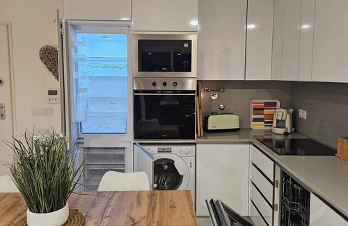 Sesimbra Apartment | ME&YOU Apartment in Sesimbra , 300 mts from the beach with free parking.