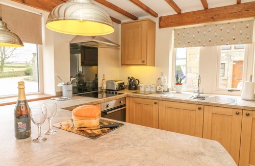 Cowling Cottage | MEADOW COTTAGE, family friendly, with a garden in Cowling