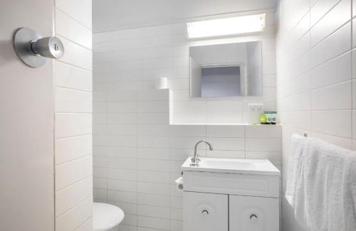Broadmeadows Hotel | Meadow Inn Hotel-Motel