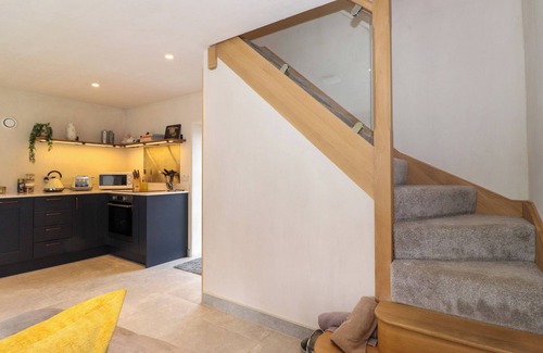 Penrith House | MEADOW SYKE BYRE, pet friendly, with hot tub in Bampton, Cumbria