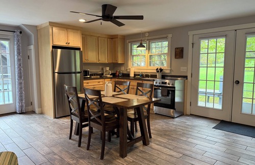 Windsor House | Meadow View- 35 Acres outside your door