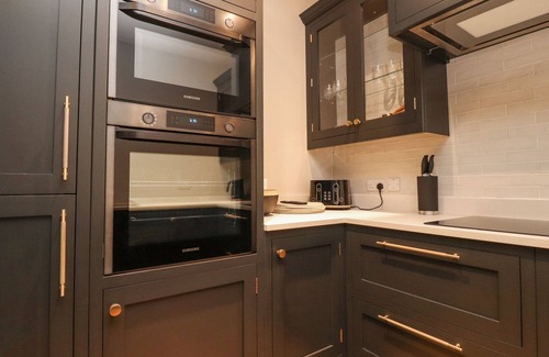Ingleton House | MEADOW VIEW COTTAGE, pet friendly, with open fire in Ingleton