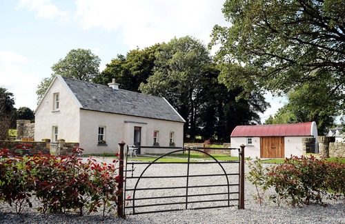 Coolbawn Cottage | Meadow View Farmhouse