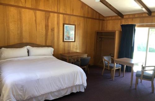 Coleville Hotel | Meadowcliff Lodge Coleville