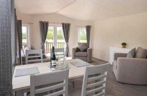 Great Hatfield House | Meadows Park 4