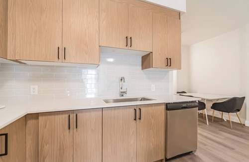 Dean Park Apartment | Meadowvale Apartment Hotel