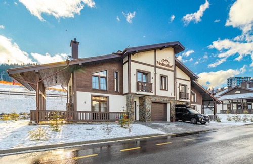 Bukovel Ski Chalet | MEDIANIKOFF