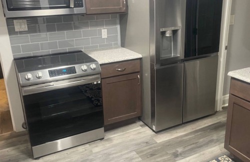 Downtown Buffalo Apartment | Medical Corridor- ENCHANTING with a Balcony