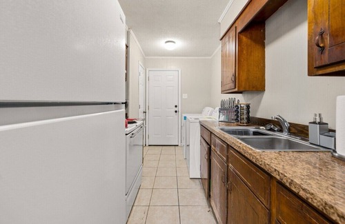Pineville Apartment | Medical Stay King Bed Smart TV WiFi Pets W/D