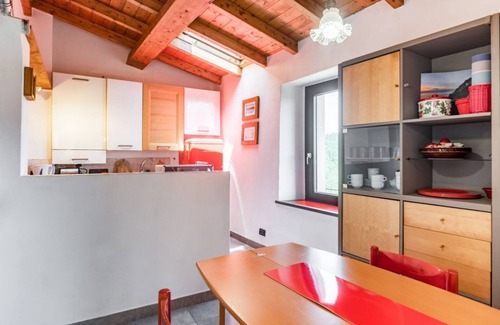 Borghetto di Vara Apartment | Medieval Getaway! Apuan Alps Authentic Apt x4