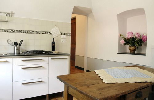 Castelbianco Apartment | Medieval house in the countryside; 20 km from Alassio' beach