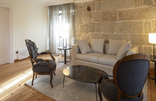 Portas Villa | Medieval manor among vineyards for 12 guests. Large gazebo with barbecue and garden