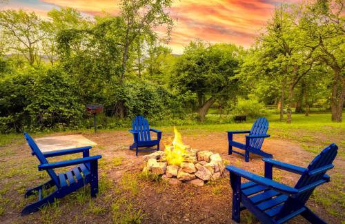 Castroville Apartment | Medina River Historic Cottage
