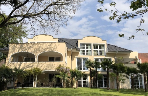 Kressbronn Apartment | Mediterranean Villa No: 2 with private whirlpool - 3 minutes to the beach