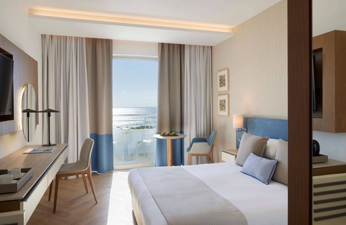 Agios Tychon Hotel | Mediterranean Beach Hotel