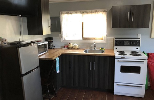 Wasaga Beach Cottage | Medium Cottage, 2 min Walk to Beach, BCC #3