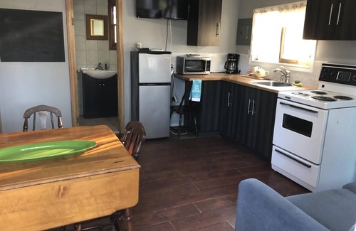 Wasaga Beach Cottage | Medium Cottage, 2 min Walk to Beach, BCC #3