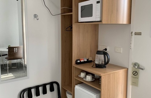 Meeniyan Hotel | Meeniyan Motel