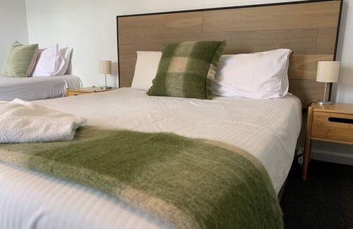 Meeniyan Hotel | Meeniyan Motel