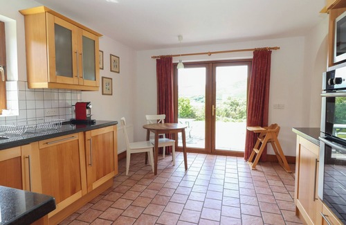 Glenbeigh Cottage | MEENTEOG, family friendly, with open fire in Glenbeigh, County Kerry