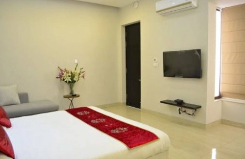 DLF City House | Meera Suites @ DLF 2 - Ground Floor