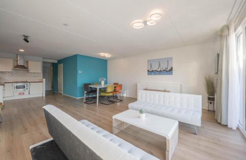 Municipality of Uitgeest House | Meerzicht 70 - Vakantiehuis aan het water!