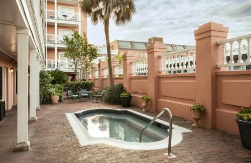 Charleston Historic District Hotel | Meeting Street Inn