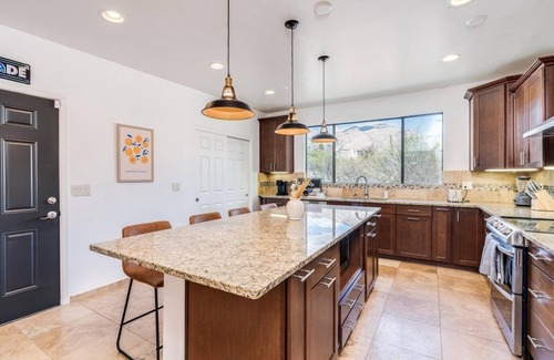 Cimarron Foothills Estates Villa | Mega Fun Desert Villa w Pool, Cinema, Arcade, Spa