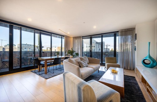 Northcote Apartment | Mega Style Apartments The General