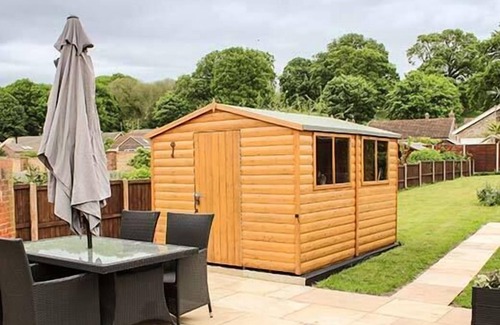 Dersingham Cottage | MEGGIE'S COTTAGE, romantic, character holiday cottage in Dersingham