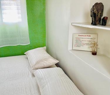 Hampi Bed & Breakfast | Megha Guesthouse