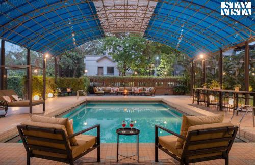 Lonavala Villa | Mehta Mansion by StayVista - A Villa with a Swimming Pool and Pool Table