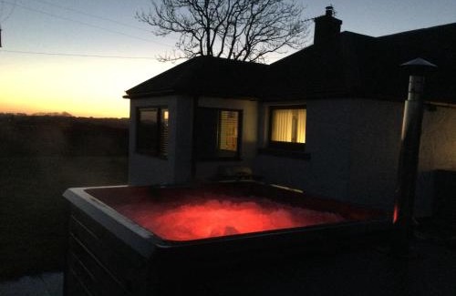 Maud House | Meikle Aucheoch Holiday Cottage, plus Hot Tub, Near Maud, in the heart of Aberdeenshire