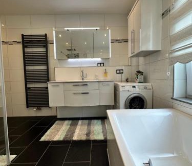 Frankenthal Apartment | Mein Apartment, City Garden, Terrasse, Klima, 6 Personen
