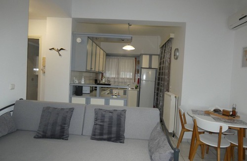 Kato Galatas Apartment | Mel Studio 1, a modern, spacious and fully equipped apartment next to the sea.