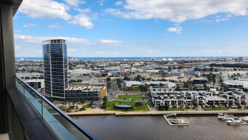 Docklands Apartment | Melbourne Lifestyle Apartments - Best Views on Collins