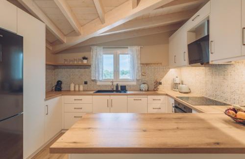 Roda Apartment | Melena Premium Suites