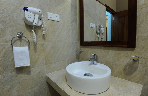 Norochcholai Hotel | Melheim Beach