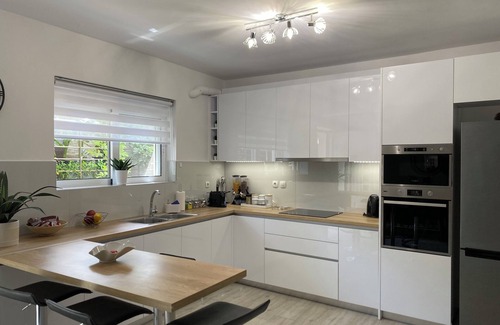 Spata-Artemida Apartment | Melinta Stay - Near Airport, Rafina Port & Sea