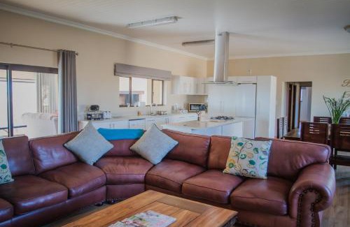 Breede River Valley House | Melk Houte Bosch Guest Farm