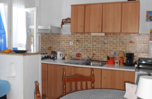 Marathokampos Apartment | Meltemia Studio Samos only 200 metres from Aegean Sea