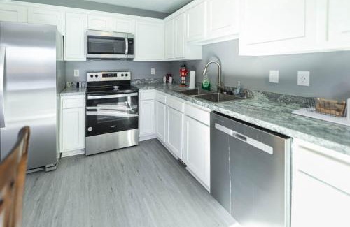 Bloomington Apartment | Memorial Field Lodge