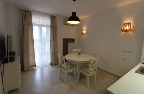 Chernomorets Apartment | MENADA * Flores Garden * Family Apartment