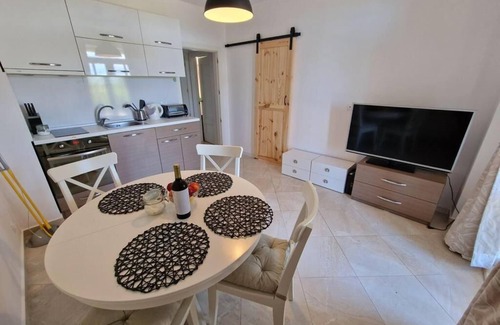 Chernomorets Apartment | MENADA * Flores Garden * Family Apartment
