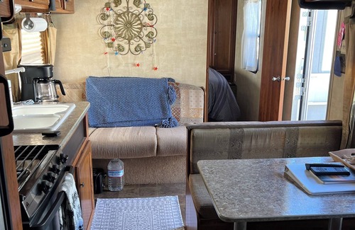 Caspar House | Mendocino Beach Hide-Away a few steps from Ocean